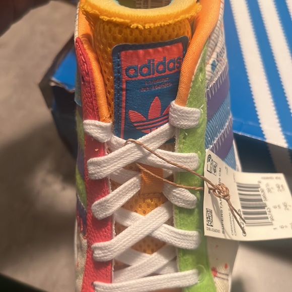 Adidas women’s shoes - Picture 12 of 17